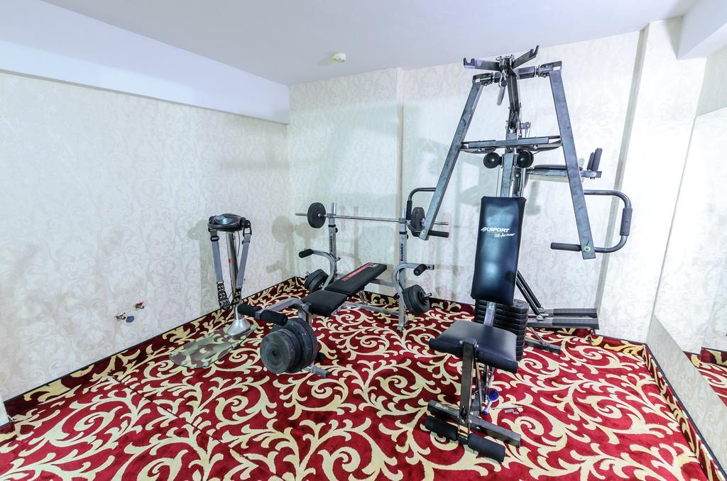 Hotel Articus Κραϊόβα Εξωτερικό φωτογραφία