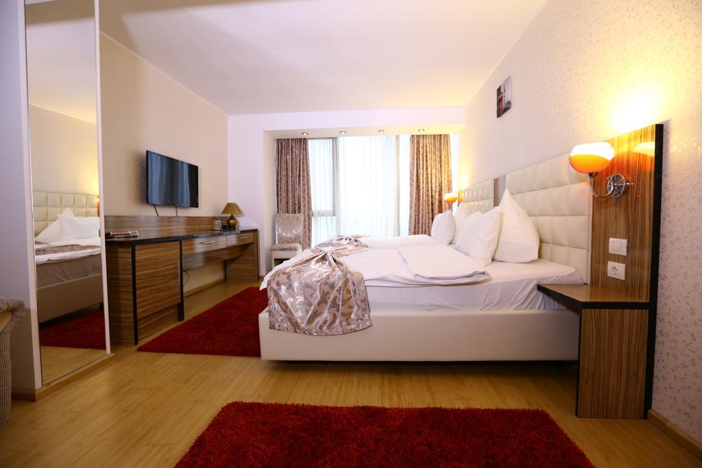 Hotel Articus Κραϊόβα Εξωτερικό φωτογραφία
