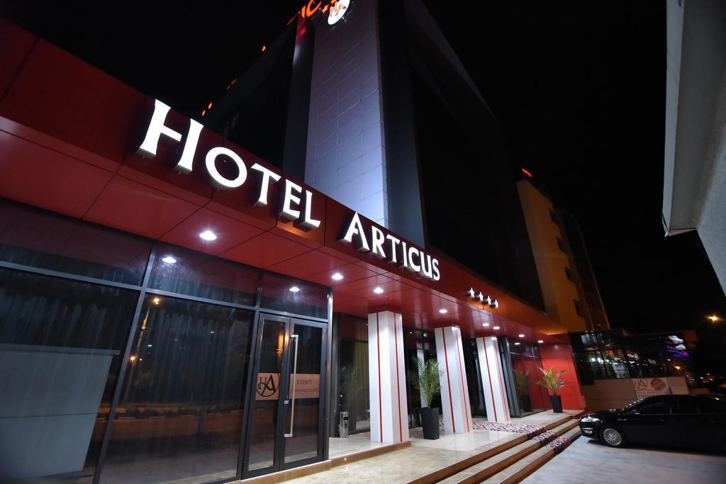 Hotel Articus Κραϊόβα Εξωτερικό φωτογραφία
