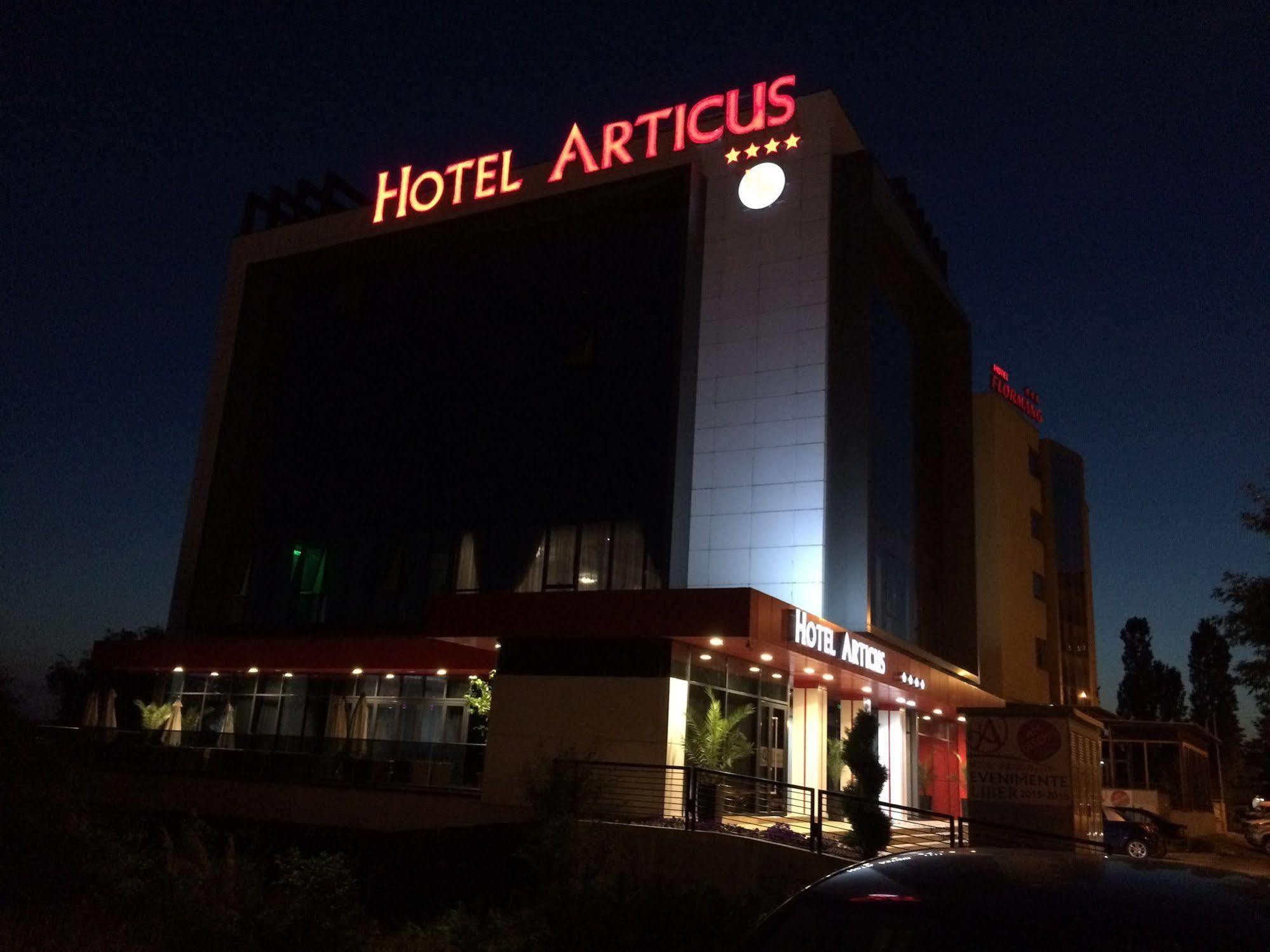 Hotel Articus Κραϊόβα Εξωτερικό φωτογραφία