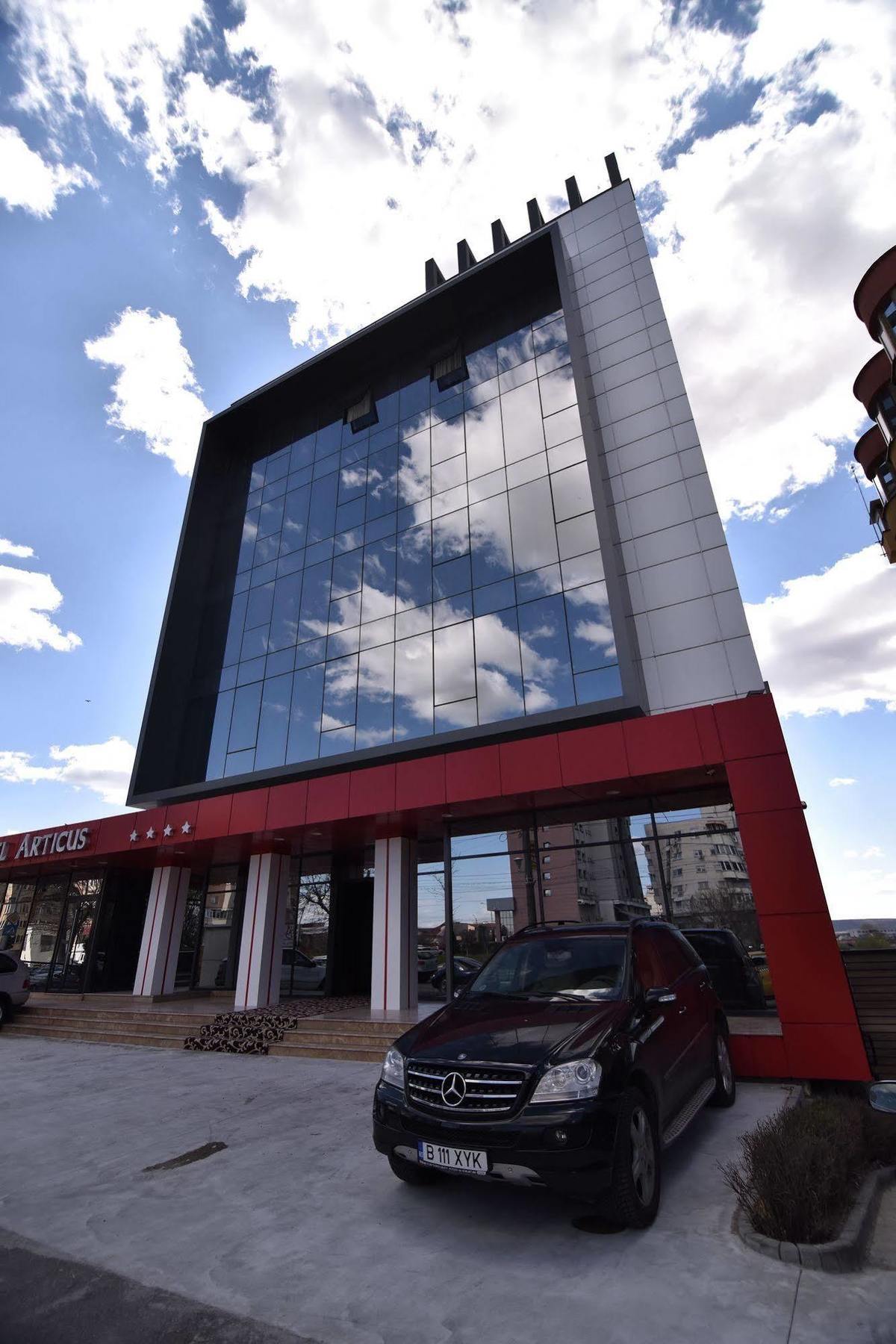 Hotel Articus Κραϊόβα Εξωτερικό φωτογραφία