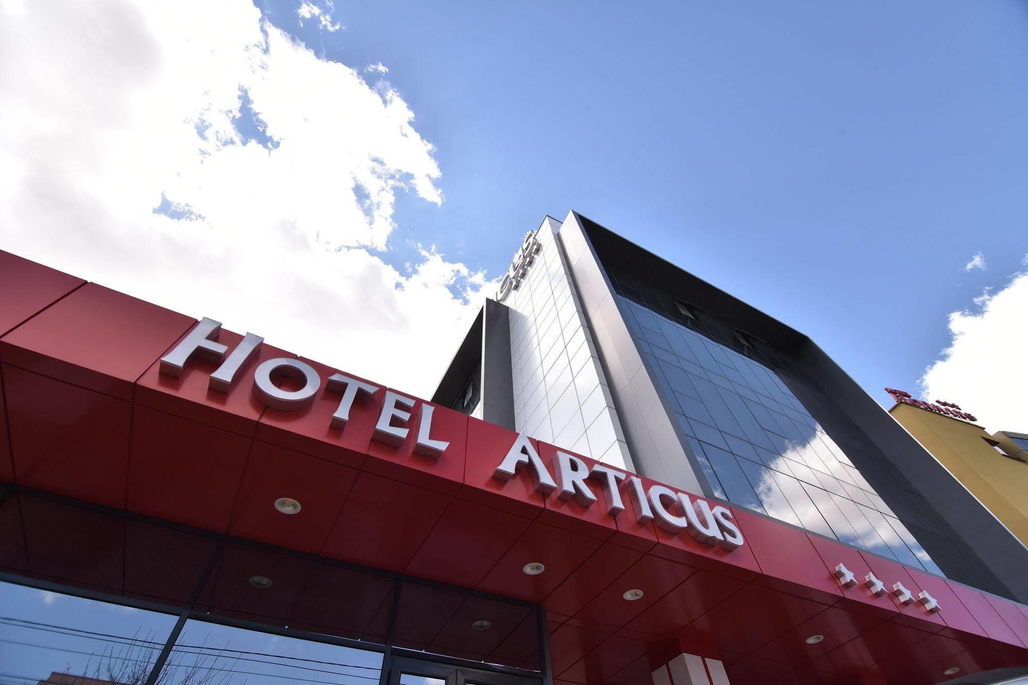 Hotel Articus Κραϊόβα Εξωτερικό φωτογραφία